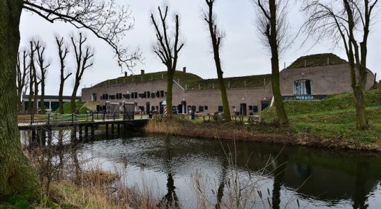 Bed and Breakfast Omroep MAX: interview met Fort Bakkerskil